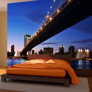Wallpaper - Manhattan Bridge illuminated at night